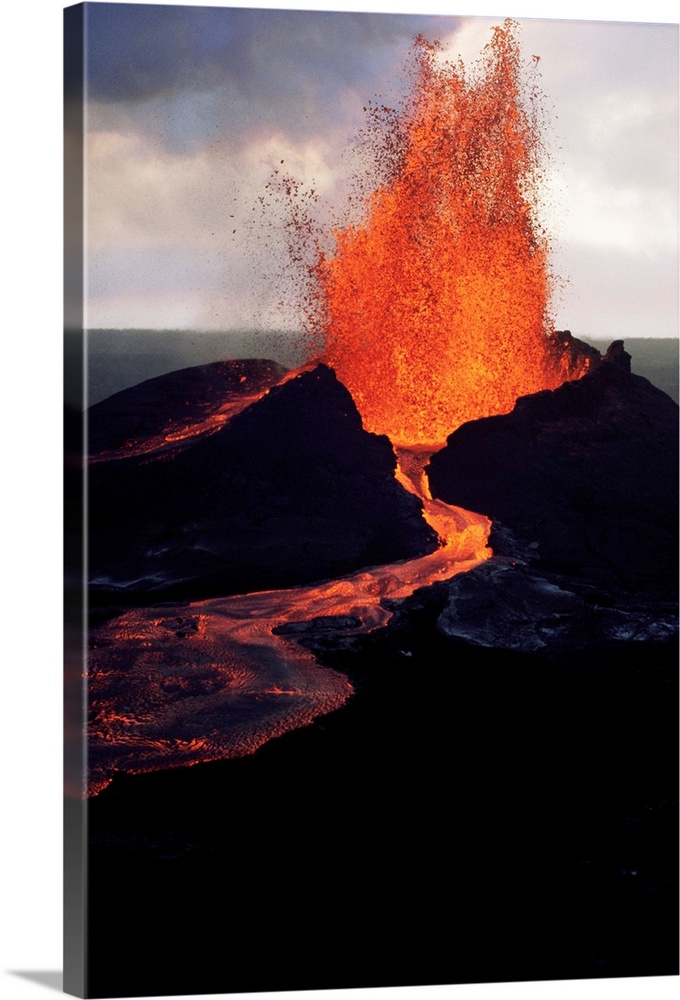 Puu Oo, the easternmost of Kilauea's craters, spews molten lava.