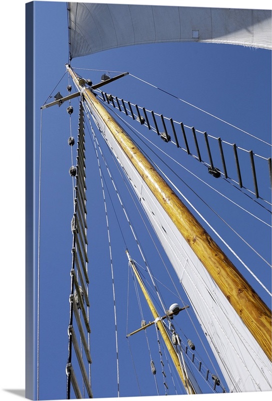 sailboat mast and rigging