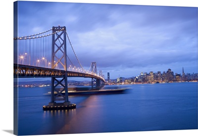 San Francisco City skyline with Golden Gate Bridge