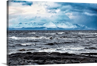 Sea and mountain in winter.