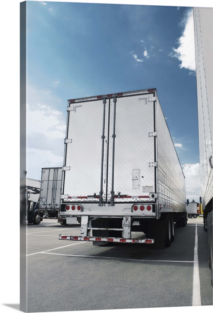 Semi-truck trailers