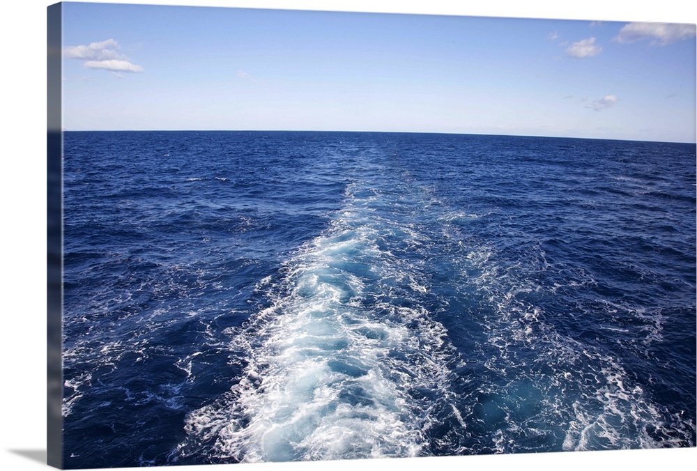 Ship's wake from cruise ship