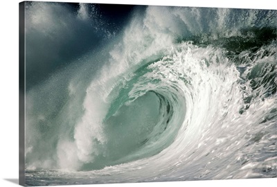 Shorebreak Waves In Waimea Bay