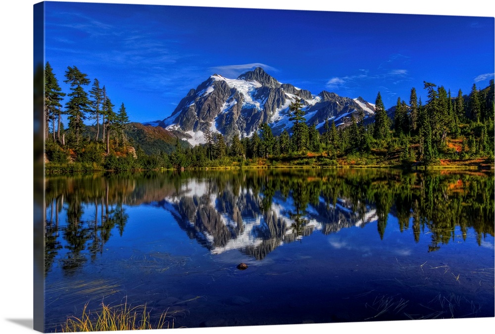 Mount Shuksan Fall, Mount Shuksan Autumn, Picture Lake, Mount Shuksan and Picture Lake, Mt Baker Ski Area, Mirror Reflecti...