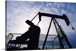 Silhouette of oil derrick image thumbnail