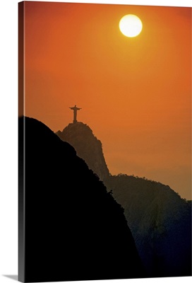 Silhouette of statue of Jesus Christ at sunset, Rio de Janeiro, Brazil