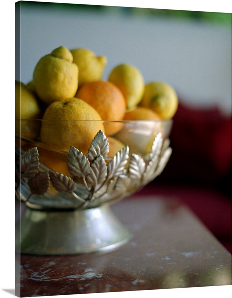 Still life of citrus fruit in bowl