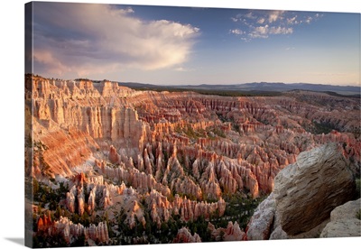 Sunrise at amphitheater in Bryce Canyon National Park.