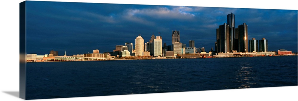 'Panoramic sunrise view of Renaissance Center, Detroit, MI'