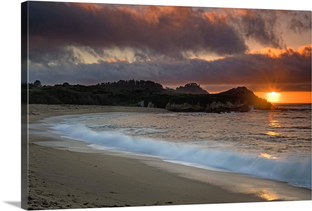 Sunset at Monastery Beach, Carmel, California, USA.