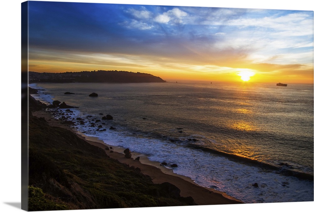 Sunset at San Francisco Bay, America, United States, coastline.