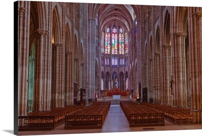 The gothic nave of Saint Denis Basilica.