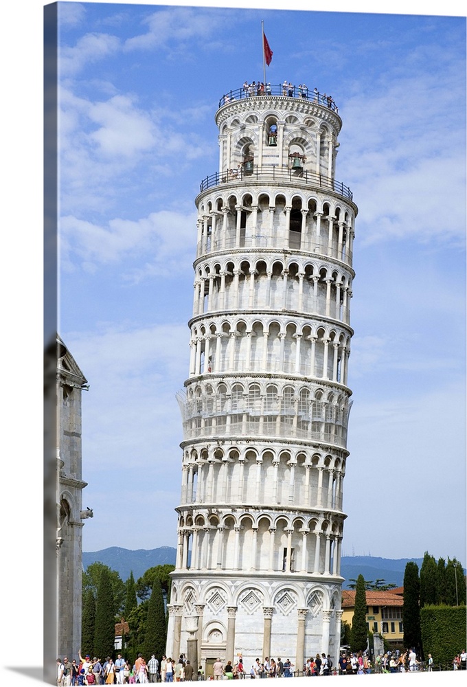 Italy, Tuscany, Pisa, Piazza dei Miracoli, Square of Miracles, Leaning Tower with tourists