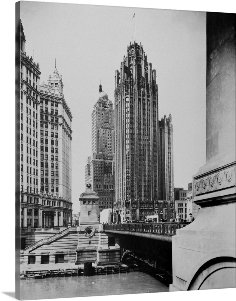 Chicago, Ill.: Tribune Tower just north of Michigan Avenue Bridge.