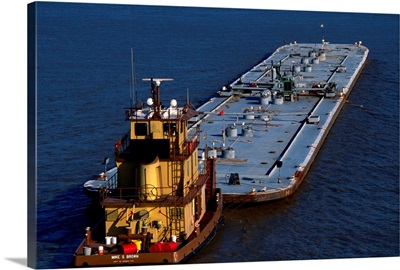 Tug and barge on the Mississippi river