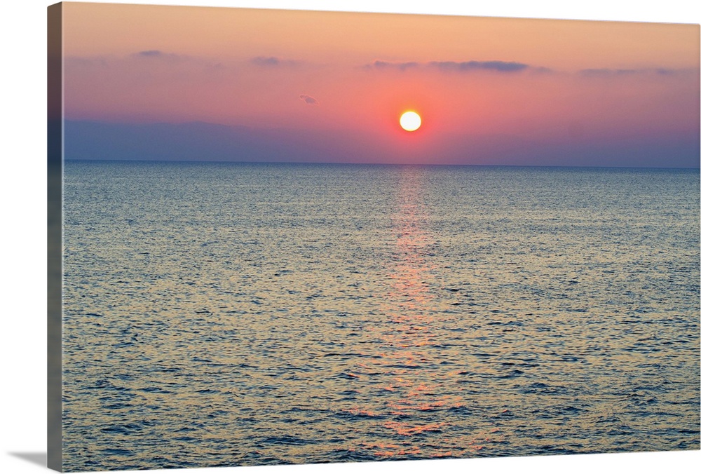 Turkey, Aegean Sea horizon at sunset