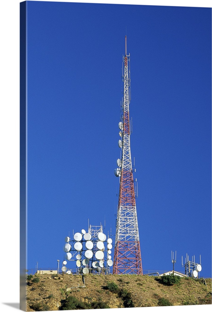 TV/radio antenna and relay dishes