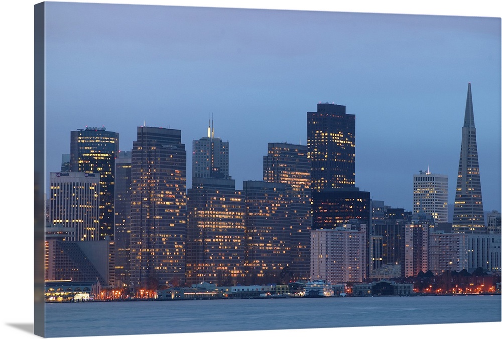 USA, California, San Francisco city skyline, dusk