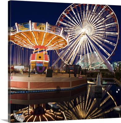 USA, Illinois, Chicago, Ferris wheel and carousel at Navy Pier
