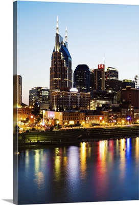 USA, Tennessee, Nashville, Evening skyline