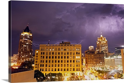 USA, Wisconsin, Milwaukee, Thunderstorm in Milwaukee