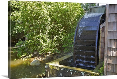 Water wheel, Stony Brook Grist Mill