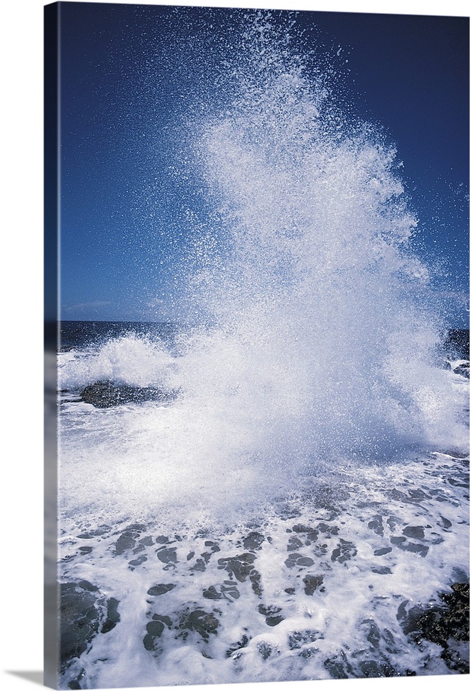 Waves crashing in ocean