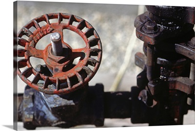 Wheel and pipe of oil well