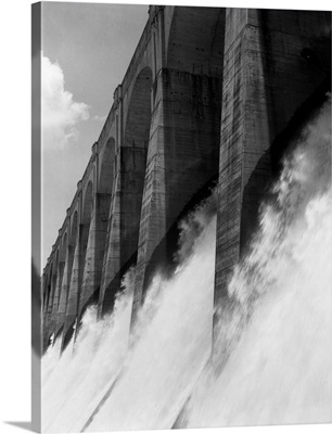 Wilson Dam, Flood Gates