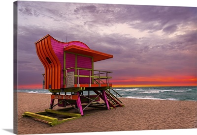 Retro 15th Street Lifeguard Station At Sunrise