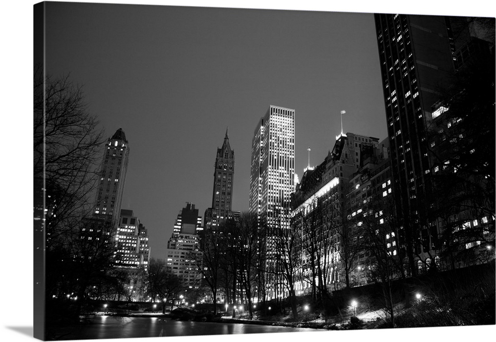 Central Park and Manhattan skyline at night, New York City..