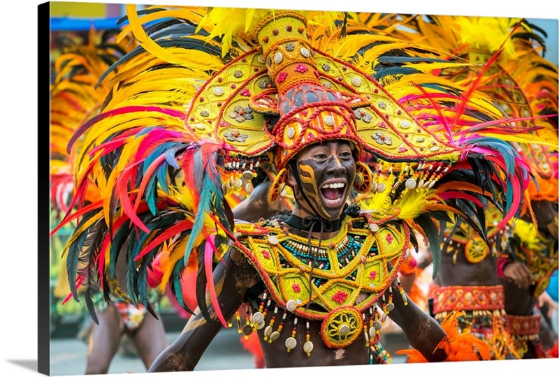 A Member Of Tribu Panayanon, Molo, 2015 Dinagyang Festival, Western ...