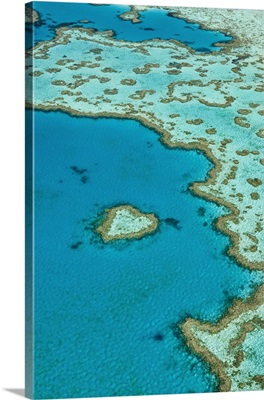 Aerial view of Heart Reef, Australia, Queensland, Great Barrier Reef Marine Park