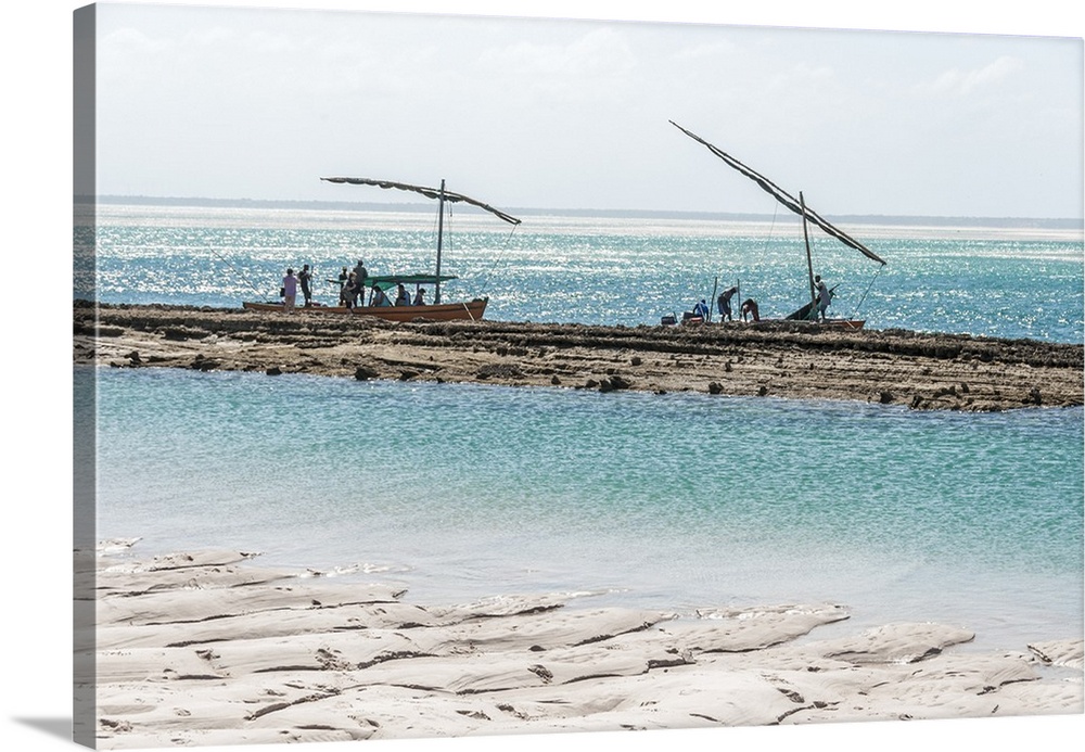 Africa, Mozambique, Bazaruto Islands. Fishermen at the Bazaruto Islands.