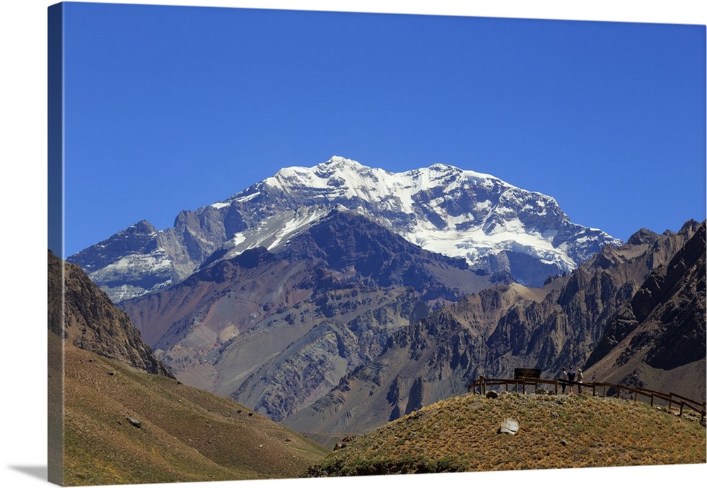 Argentina, Mendoza, Aconcagua Pronvicial Park, Mt Aconcagua (6692m tallest mountain outside the Himalayan Range)
