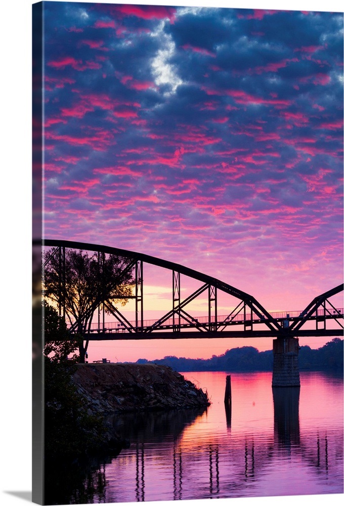 Arkansas, Little Rock, Clinton Presidential Park Bridge and Arkansas