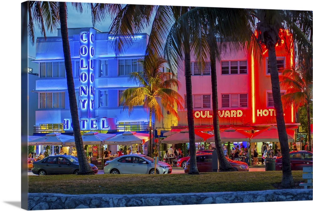Art deco district, Ocean Drive, South Beach, Miami Beach, Miami, Florida, USA.