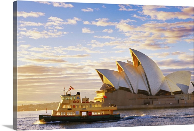 Australia, New South Wales, Sydney, Sydney Opera House, boat infront of ...