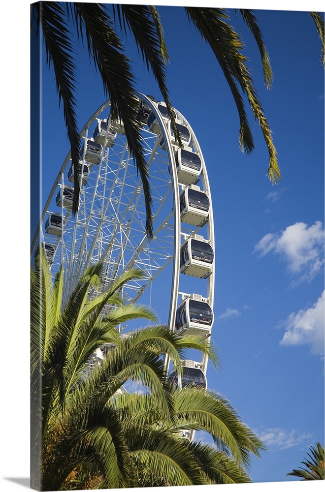 Australia, Western Australia, Perth. The 50 metre high Wheel of Perth ferris wheel.