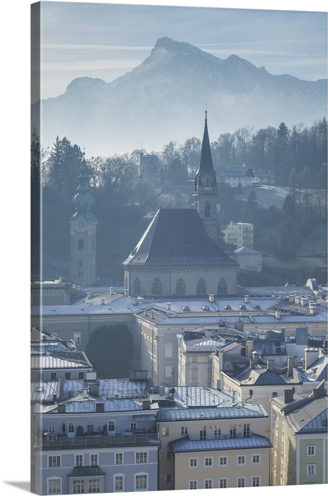 Austria, Salzburgerland, Salzburg, elevated city view from the Kapuzinerberg, morning, winter