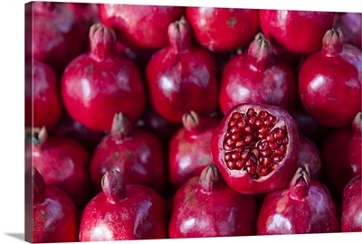 Azerbaijan, Baku, Ticaret market, Pomegranate