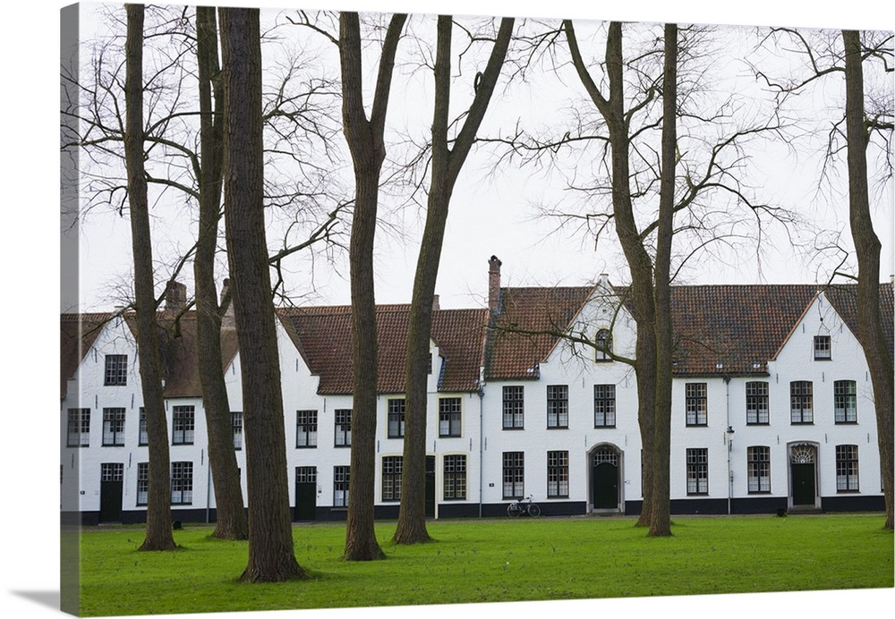 Belgium, Bruges, Begijnhof, 13th century convent, buildings.