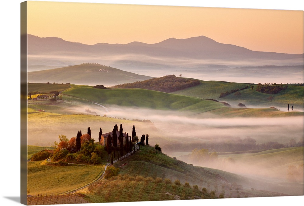 Belvedere farm at sunsise, Orcia valley, Tuscany, Italy.