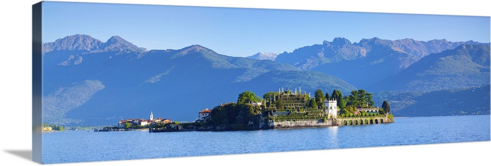 The idyllic Isola dei Pescatori and Isola Bella, Borromean Islands, Lake Maggiore, Piedmont, Italy.