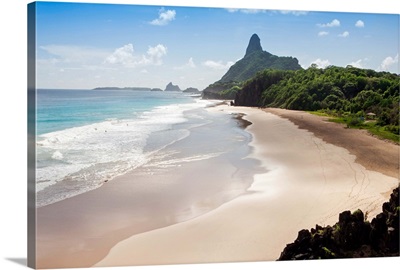 Brazil, Pernambuco, Fernando de Noronha Island, Father's Well beach and Peak hill