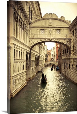 Bridge of Sighs, Doge's Palace, Venice, Italy
