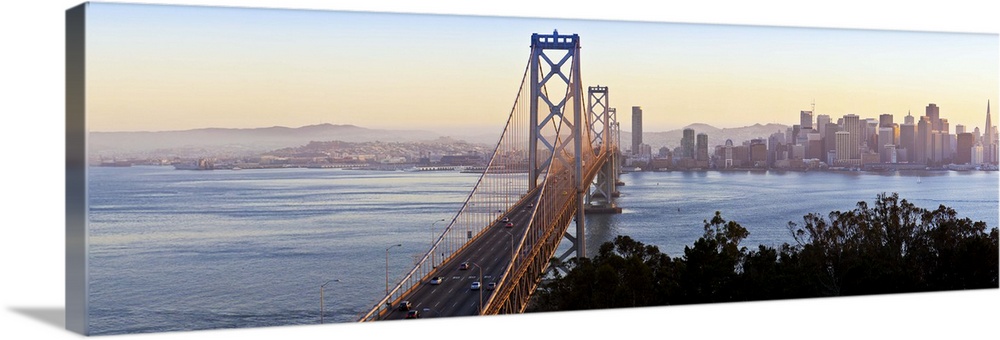 USA, California, San Francisco, City skyline and Bay Bridge from Treasure Island