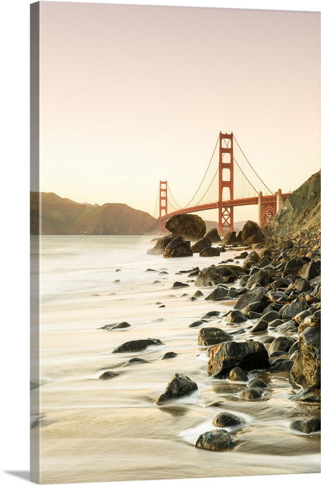 North America, USA, America, California, San Francisco, sunset over the golden gate bridge from marshalls beach.