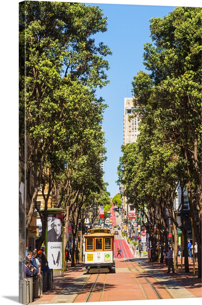 North America, USA, America, California, San Francisco, Tram at the turnaround at Powell Station.