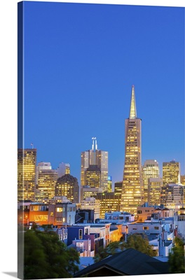 California, San Francisco, Transamerica building and downtown skyline at dusk
